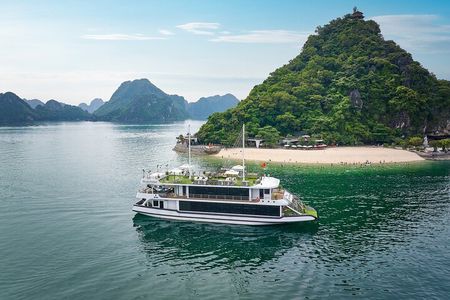 [Ha Long Bay] Luxury Cruise Day Tour From Hanoi, Caves & Buffet 