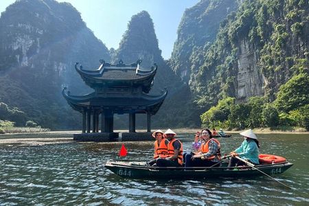 Hoa Lu Trang An Mua Cave Cycling Small Group of 12 from Hanoi