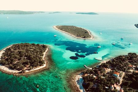 Private Half-Day Boat Tour:Blue Lagoon & 2 islands From Trogir