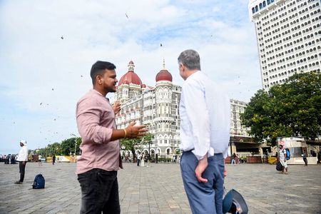 Private Full Day Mumbai Sightseeing & Dharavi Slum Tour