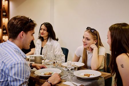 Central Budapest: Small Group Walking Food Tour with Drinks