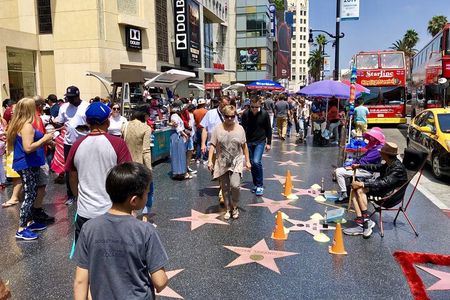 Hollywood Stars Tour: Walk of Fame, Celebrity Homes, Sunset Strip