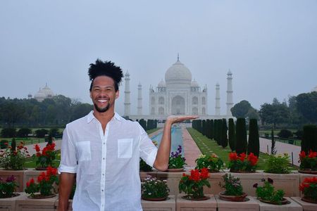 Taj Mahal Day Trip with Lunch by Car from Delhi