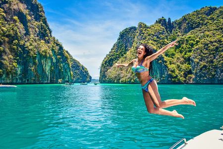 Phuket: Phi Phi, Maya Bay, Bamboo & Snorkeling PREMIUM TOUR