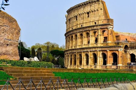Colosseum Underground small group Arena & Roman Forum Guided tour
