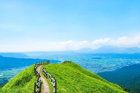 Fukuoka: Mount Aso Volcano, Kumamoto Castle, Grasslands Day Tour