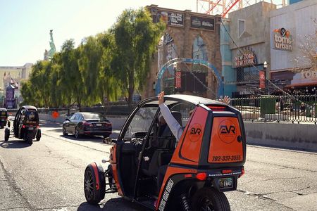 Private 1.5 Hour Guided EVR Car Tour in Las Vegas