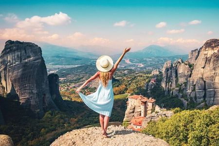 Athens: Meteora Monasteries and Hermit Caves Day Trip with lunch
