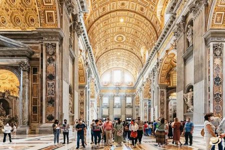 St. Peter's Basilica Walking Tour with Tour Guide