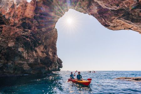 Cala Varques: Guided kayak Sea caves expedition & snorkeling