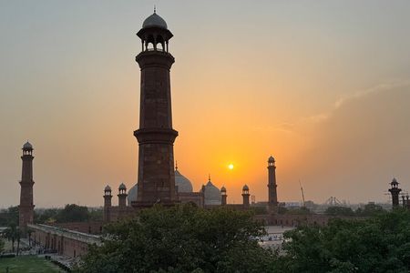Lahore Full Day Sightseeing Guided Tour