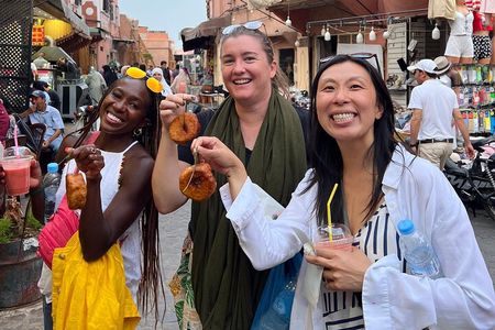 Local Culinary Experience Cooking Henna and Traditional Dress