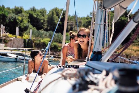 Sunset Sailing Tour on the Pakleni Islands