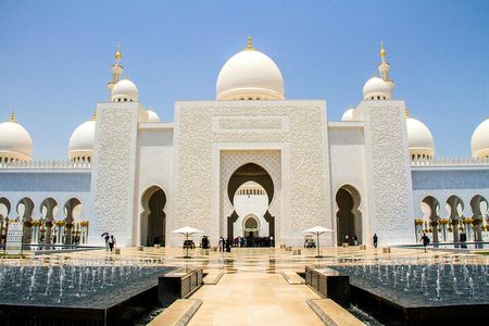 Abu Dhabi: Half Day Sightseeing Tour with Pick up & Drop off