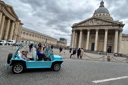 Private 1 - hour Tour of historic Paris Center by Golf Cart Moke