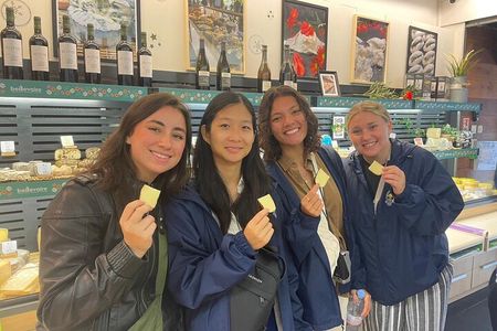 #1 Bordeaux Food and Wine Tasting Tour w/ Local Foodie Guide