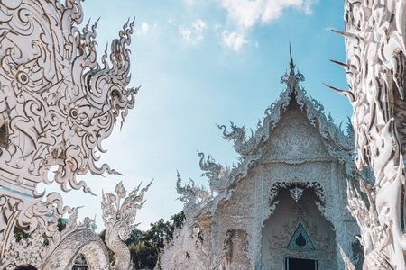 Chiang Rai Famed Temples and Golden Triangle Tour from Chiang Mai