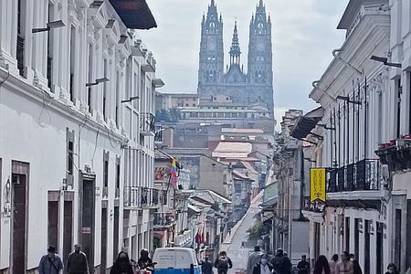 Quito city Tour and Middle of the World