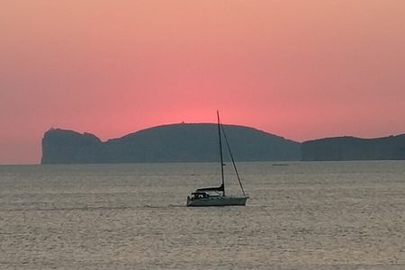 Sunset tour on a sailing boat with aperitif or dinner