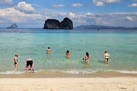Koh Lanta 4 Islands Snorkeling Tour by Speedboat