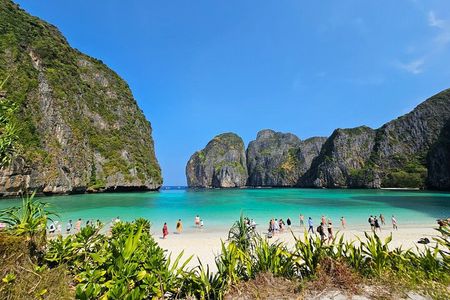 Full-Day Phi Phi Lah, Phi Phi Don, from Koh Lanta(By Speed Boat)