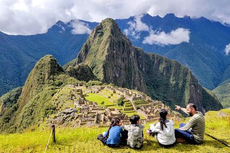 2-Day Sacred Valley Machu Picchu 4star hotel & Vistadome train