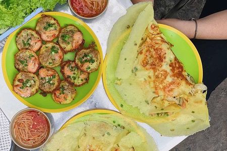 The 10 Tastings of Ho Chi Minh City By Walking (Taxi Pickup)