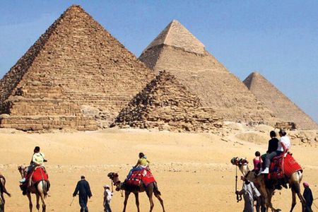Private Tour to Giza Pyramids, Saqqara and Memphis
