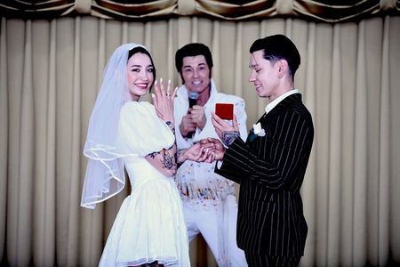 Elvis Chapel Wedding and Vow Renewal