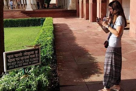 One Day Taj Mahal Trip From Delhi