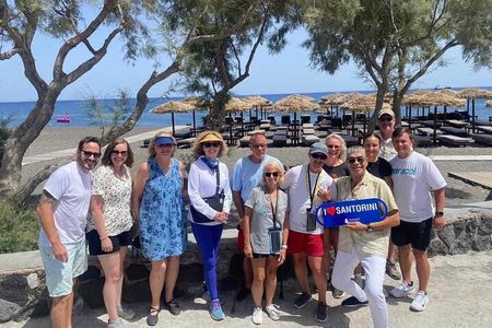 Santorini in 5 hours: Oia, Traditional Villages & Black Beach