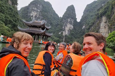 Ninh Binh Full Day to Hoa Lu, Tam Coc & Mua Cave Via Boat & Bike