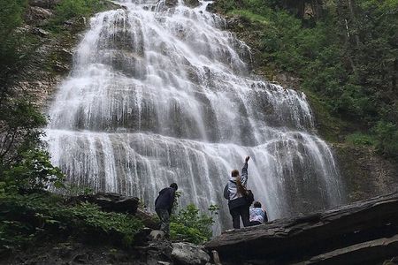 Fort Langley, Bridal Veil Falls and Winery Private tour