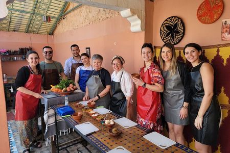 Cooking class with a Moroccan family