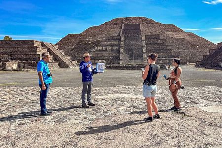 Teotihuacan Early or Afternoon Access Guided Tour with No Crowds