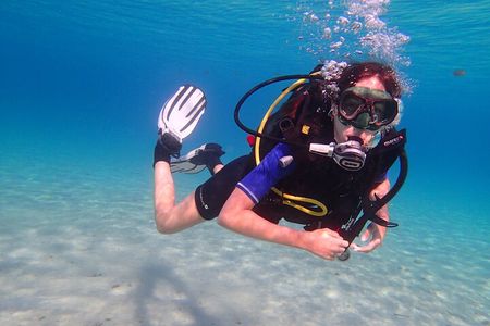 Try Scuba Diving for Beginners by Boat on Diaporos Island