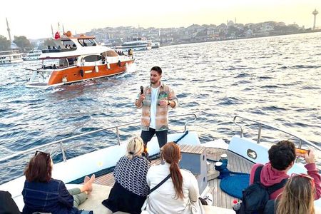 2 Hours Small Group Guided Bosphorus Luxury Yacht Cruise