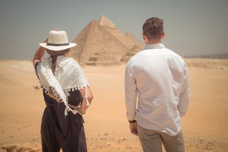 Private Full-Day Tour Visiting Giza Pyramids, Egyptian Museum and Old Market