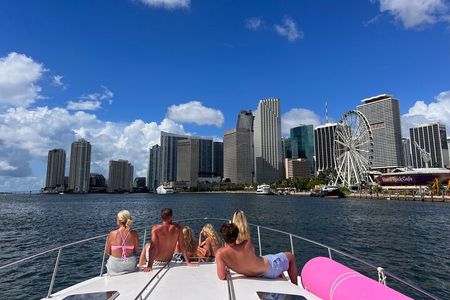 Your Private Miami Yacht Tour with Music and Champagne
