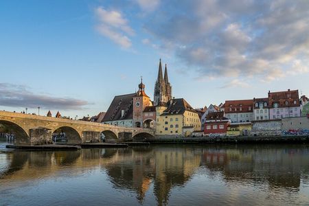 Historical tour with traditional culinary history