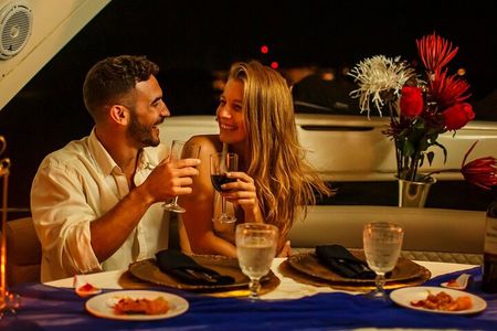 Romantic Dinner Cruise in Cairo Nile for Couples (Luxury)