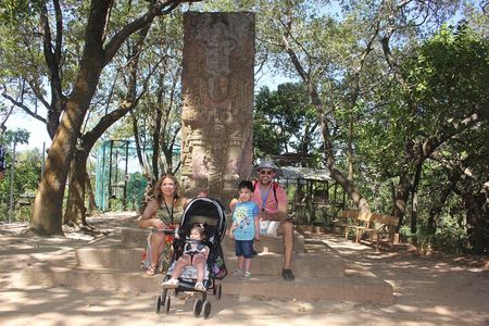 Roatan Wildlife Monkey Sloth Chocolate Rum Tasting city Tour