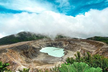 From San José: Poás Volcano Crater, Coffee Tour and Breakfast