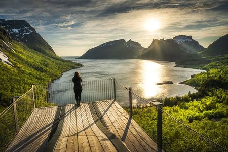 Senja Island: 4x4 Day Tour with Overlanding Senja