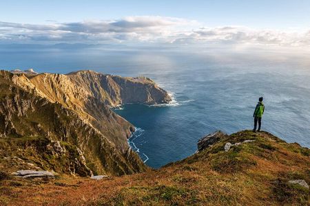 Sliabh Liag Cliffs and Glencolmcille Tour