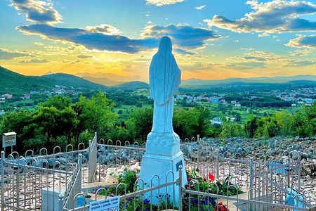 Dubrovnik: Private Tour to Međugorje & Kravice Waterfalls