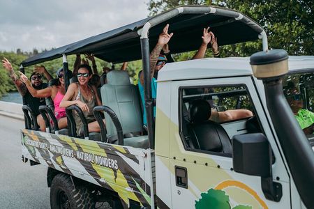 Aruba Signature Jeep Tour: Natural Pool and Baby Beach