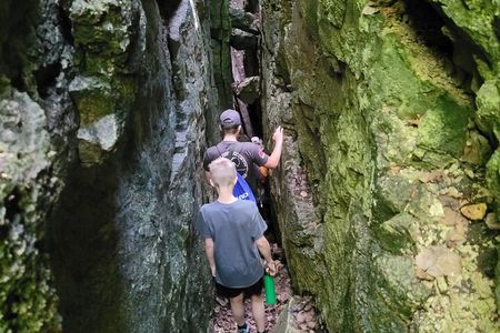 Private Nottawasaga Bluffs Caves Hiking Tour,Collingwood/Creemore