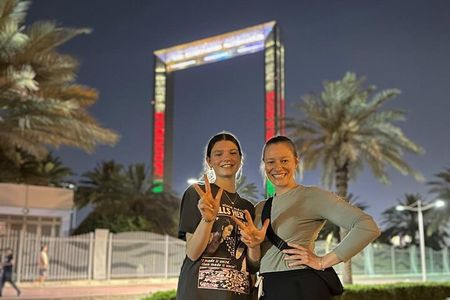 Dubai Night City Tour with Private Transfers and Local Snacks