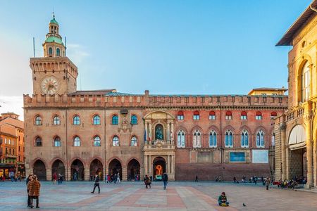 Explore Bologna in 60 minutes with a Local
